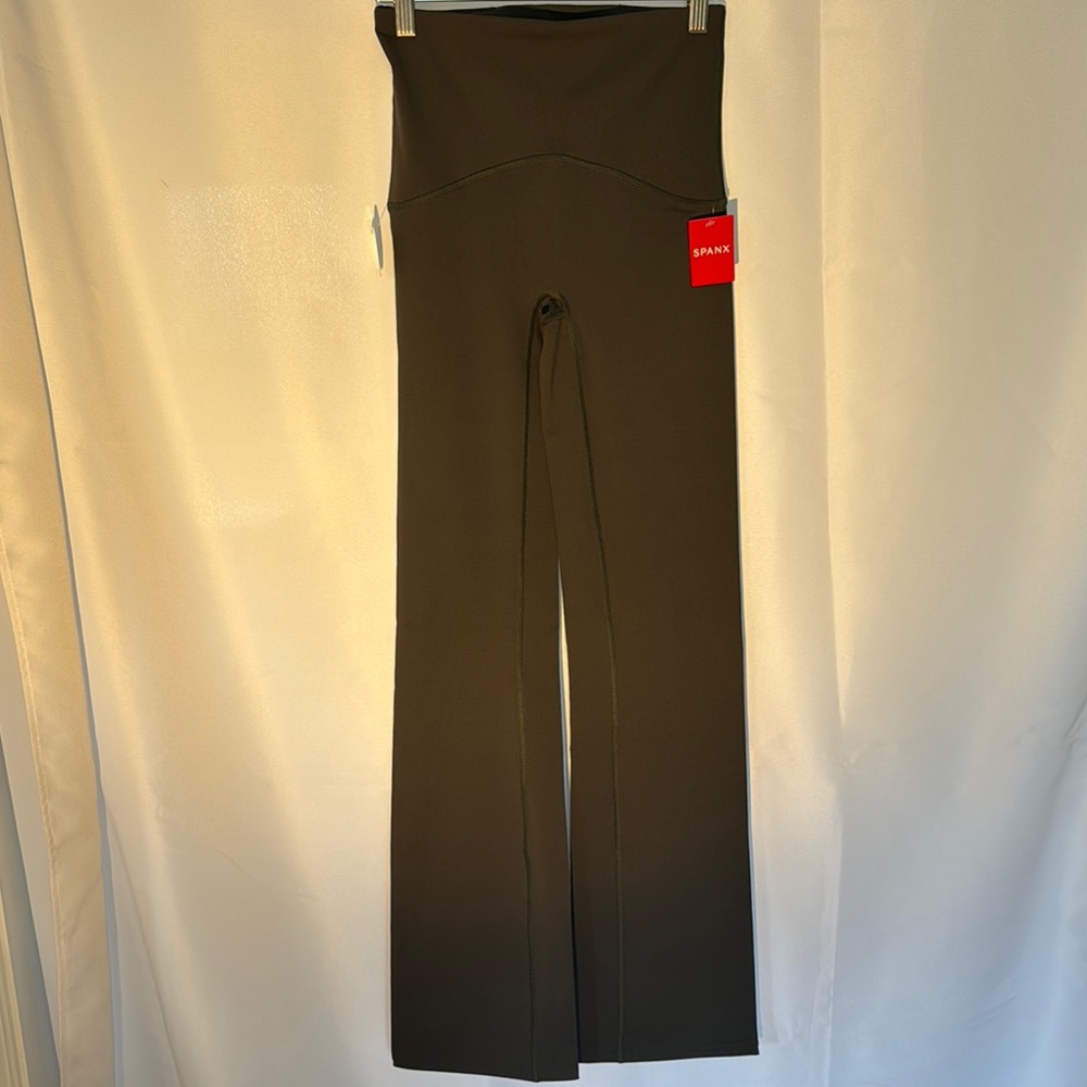 Spanx Dark Palm Booty Boost Yoga Pant